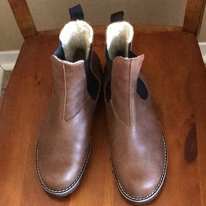 Roots brown leather fur lined boots